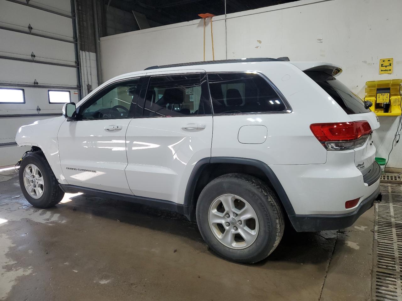 2016 Jeep Grand Cherokee VIN 1C4RJFAG2GC429586 Copart auction photo, front end / rear end damage thumbnail 2