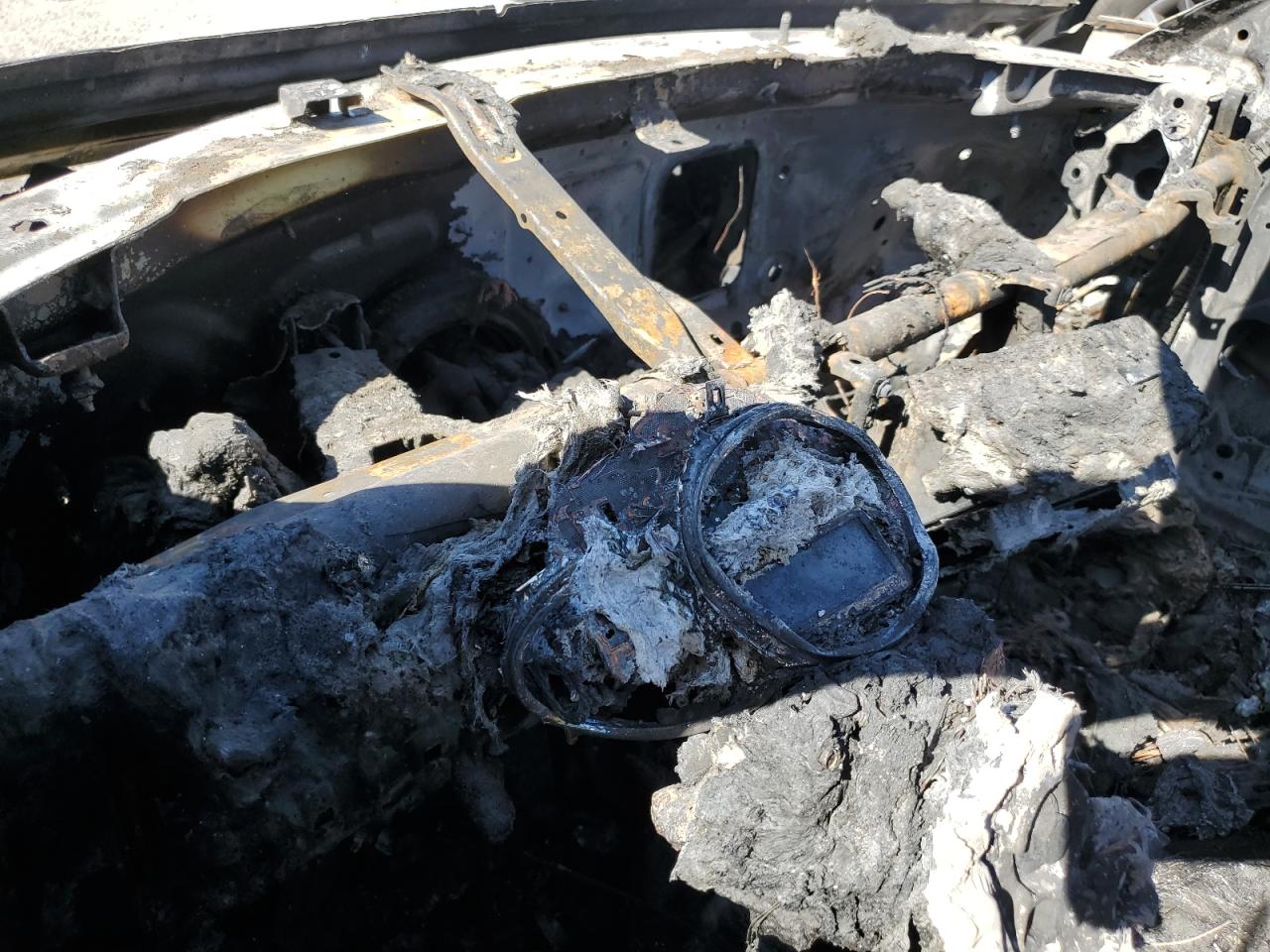 2015 MINI Cooper VIN WMWXS5C59FT828730 Copart auction photo, burn damage thumbnail 9