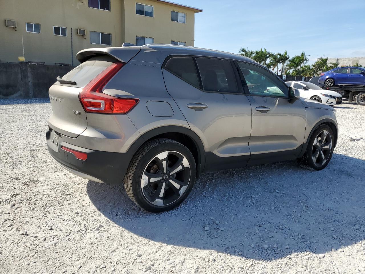 2022 Volvo XC40 VIN YV4162UK4N2790535 Copart auction photo, undercarriage damage thumbnail 3