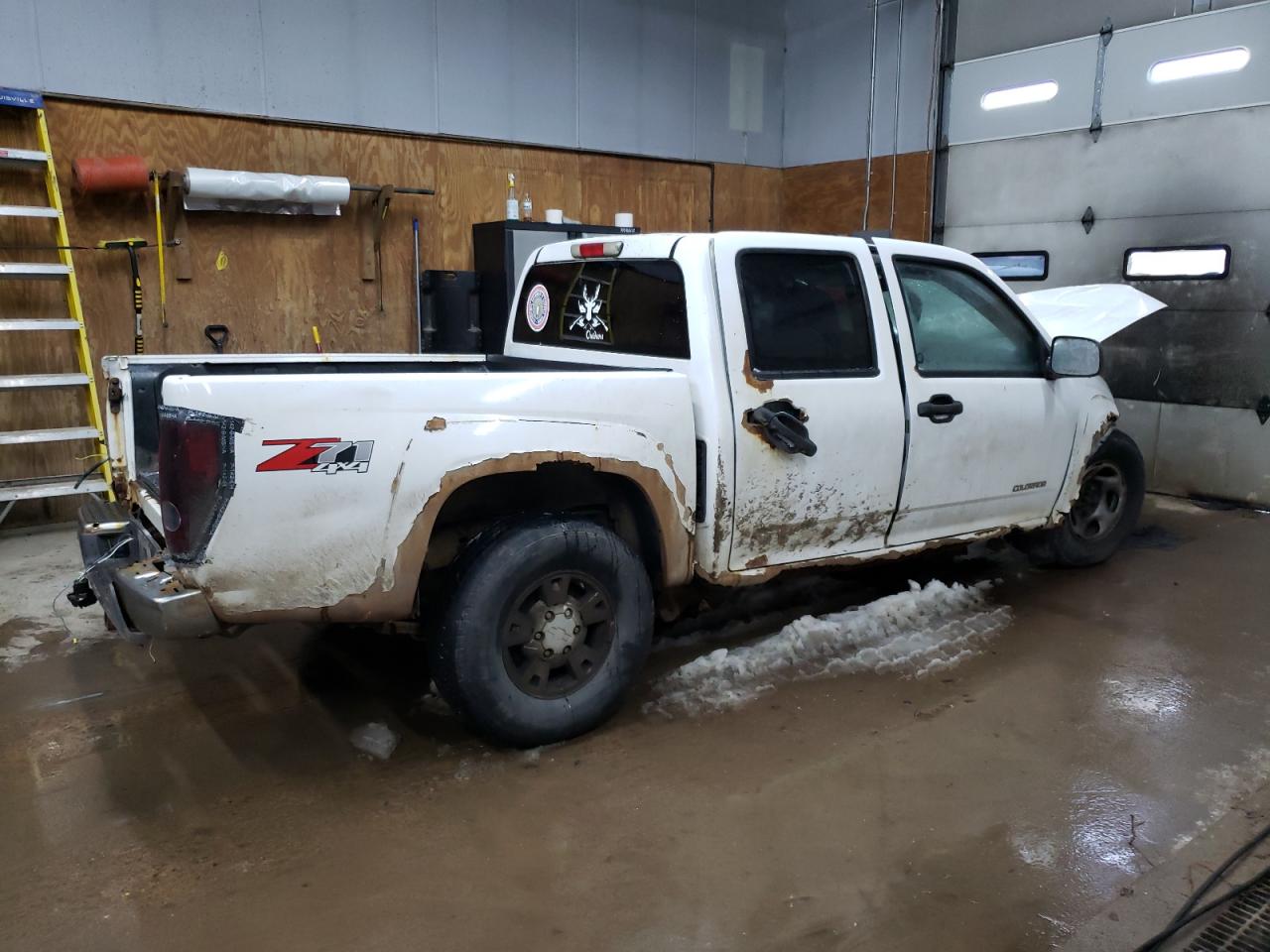 2005 Chevrolet Colorado VIN 1GCDT136958234452 Copart auction photo, all over damage thumbnail 3