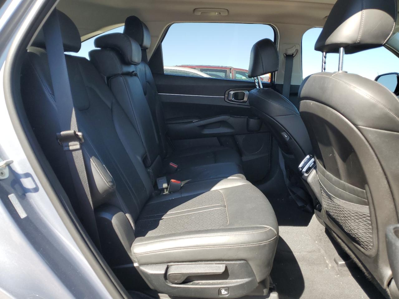 2022 KIA Sorento VIN 5XYRL4LC8NG155697 Copart auction photo, front end / minor dent/scratches damage thumbnail 12