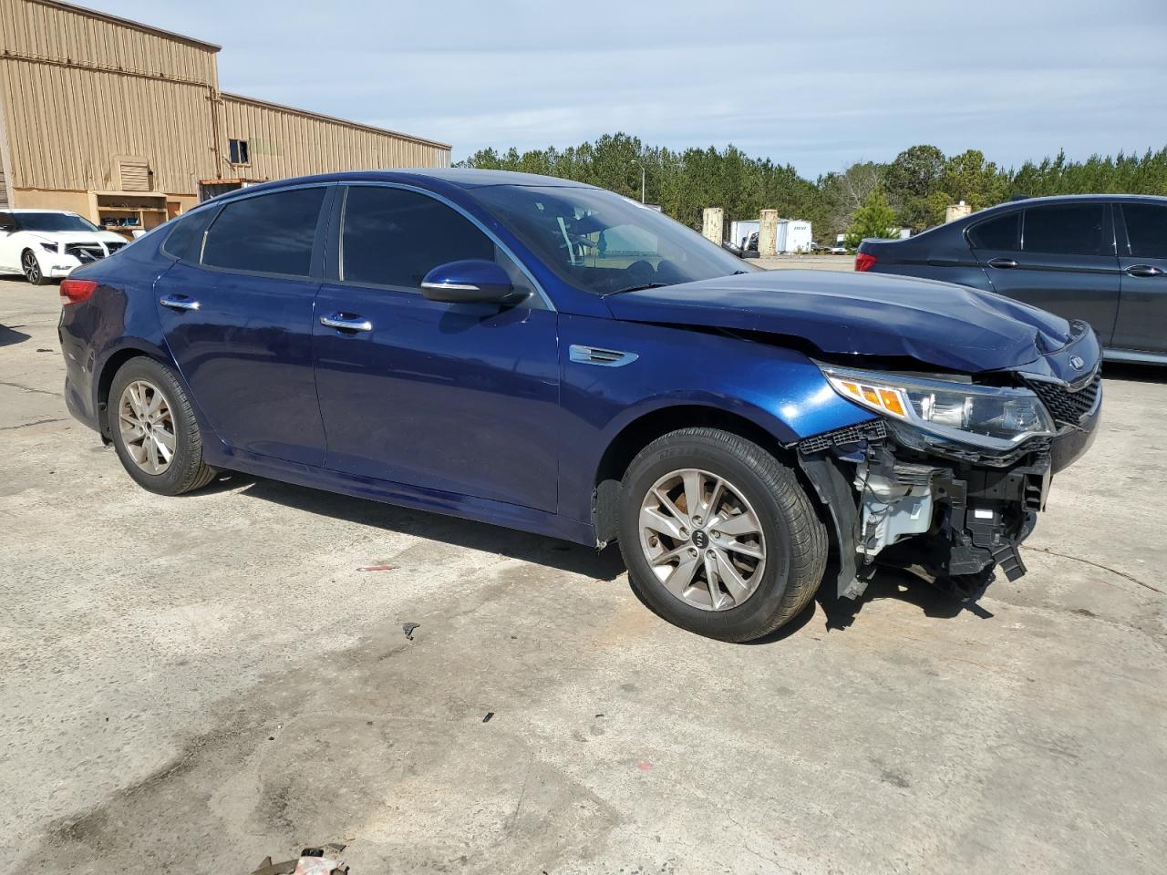 2018 KIA Optima VIN 5XXGT4L33JG191805 Copart auction photo, front end damage thumbnail 4