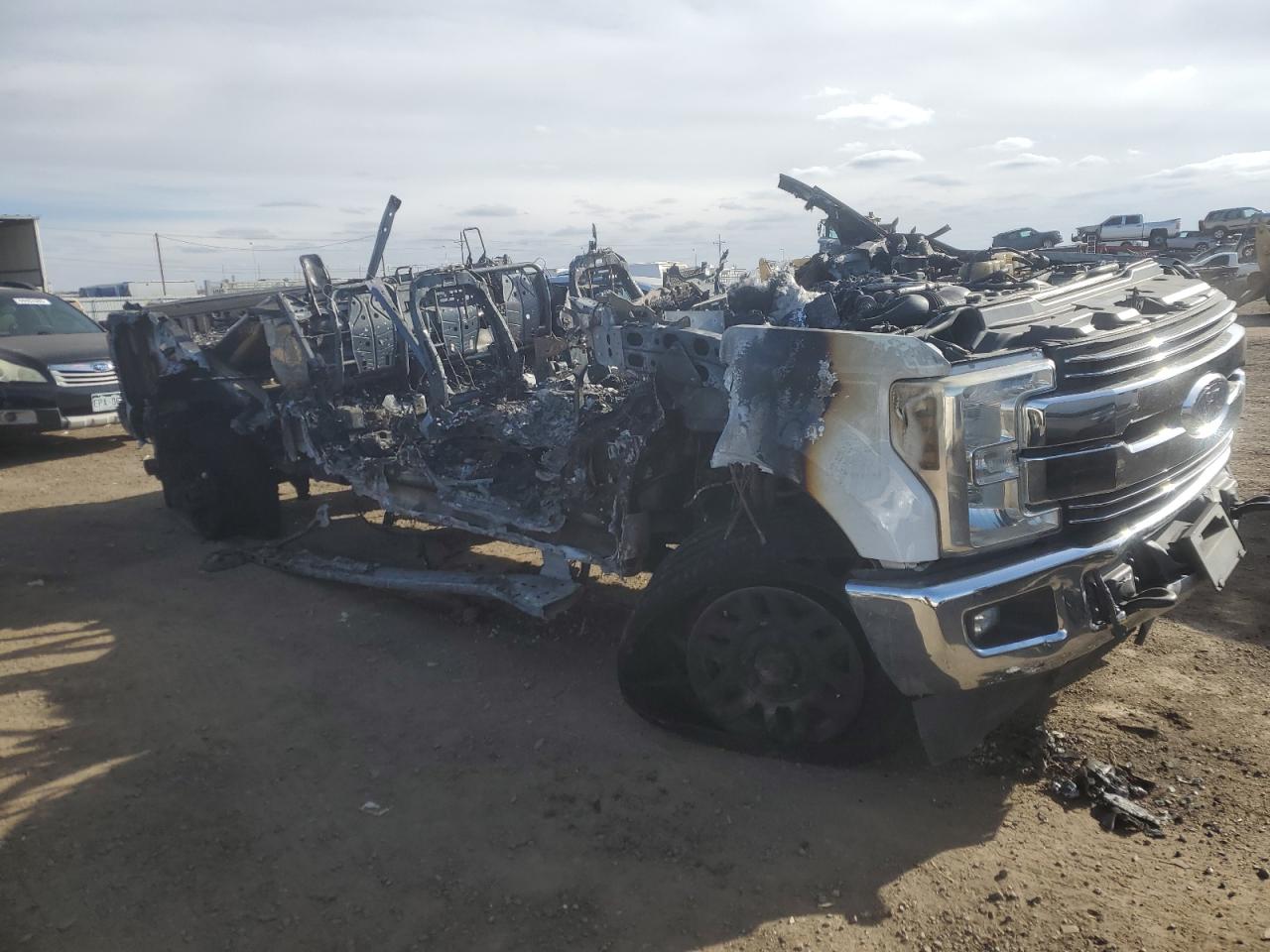 2019 Ford F350 VIN 1FT8W3BT5KEC26373 Copart auction photo, burn damage thumbnail 4