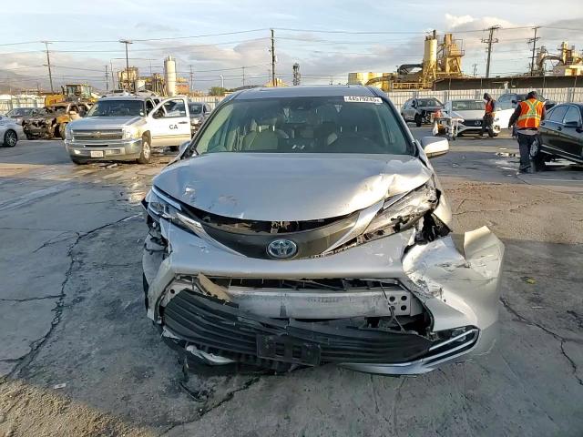 2022 Toyota Sienna VIN 5TDJRKEC2NS100050 Copart auction photo, front end damage thumbnail 11