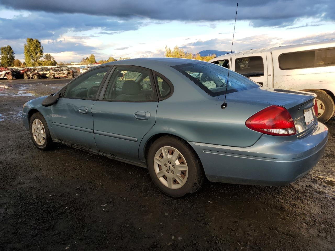 2005 Ford Taurus VIN 1FAFP53205A198585 Copart auction photo, side damage thumbnail 2