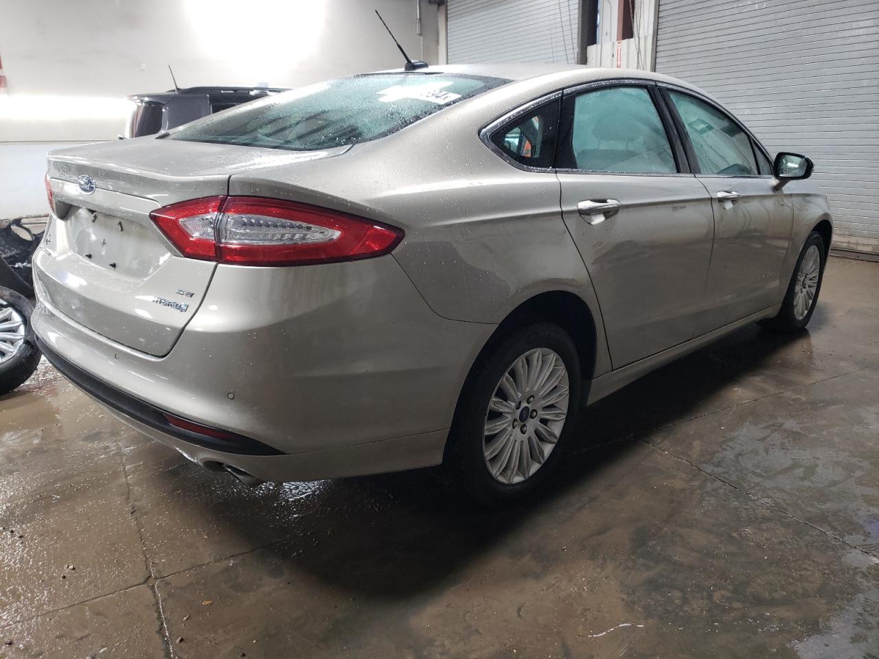 2016 Ford Fusion VIN 3FA6P0LU3GR184273 Copart auction photo, rear end / side damage thumbnail 3
