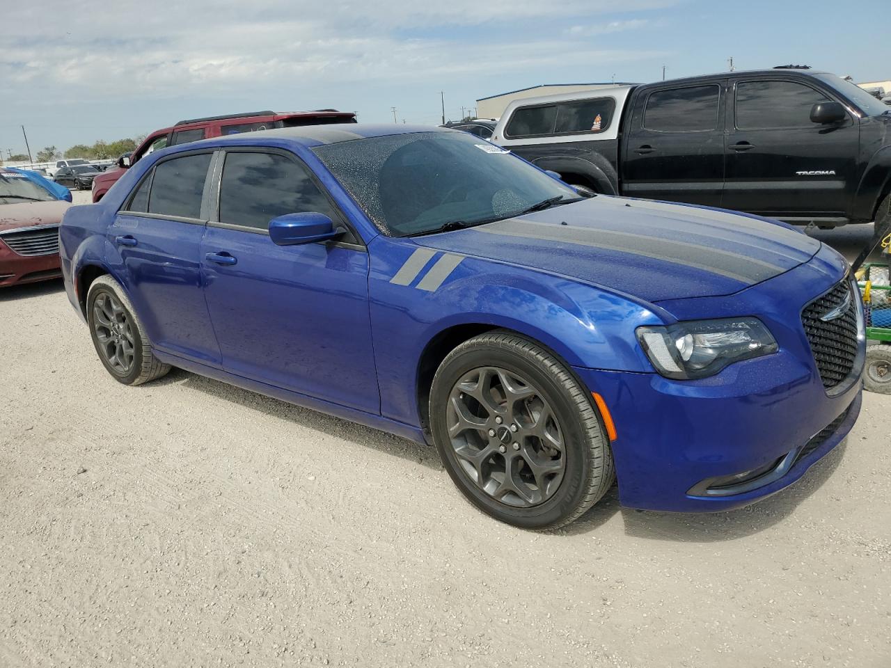 2018 Chrysler 300 VIN 2C3CCAGG4JH250324 Copart auction photo, mechanical / minor dent/scratches damage thumbnail 4