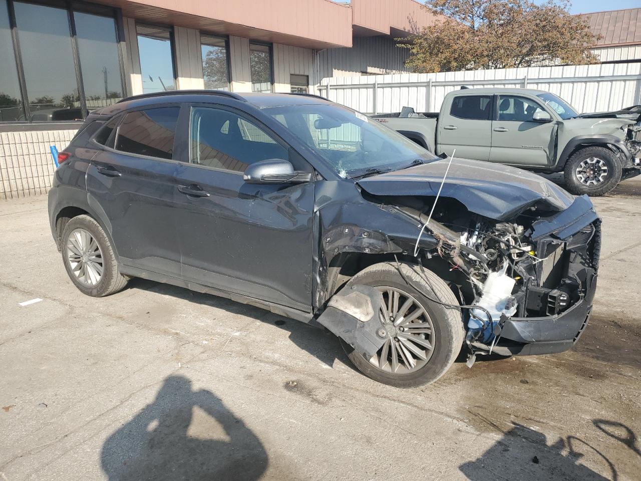 2021 Hyundai Kona VIN KM8K2CAA9MU616348 Copart auction photo, front end / side damage thumbnail 4
