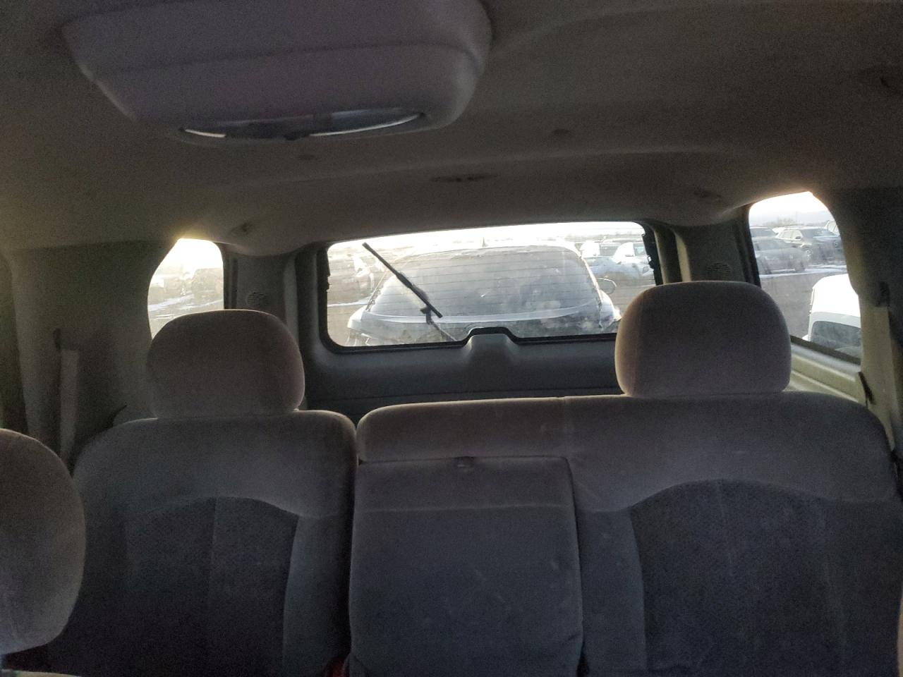 2002 Chevrolet Tahoe VIN 1GNEK13Z02J305728 Copart auction photo, vandalism damage thumbnail 10