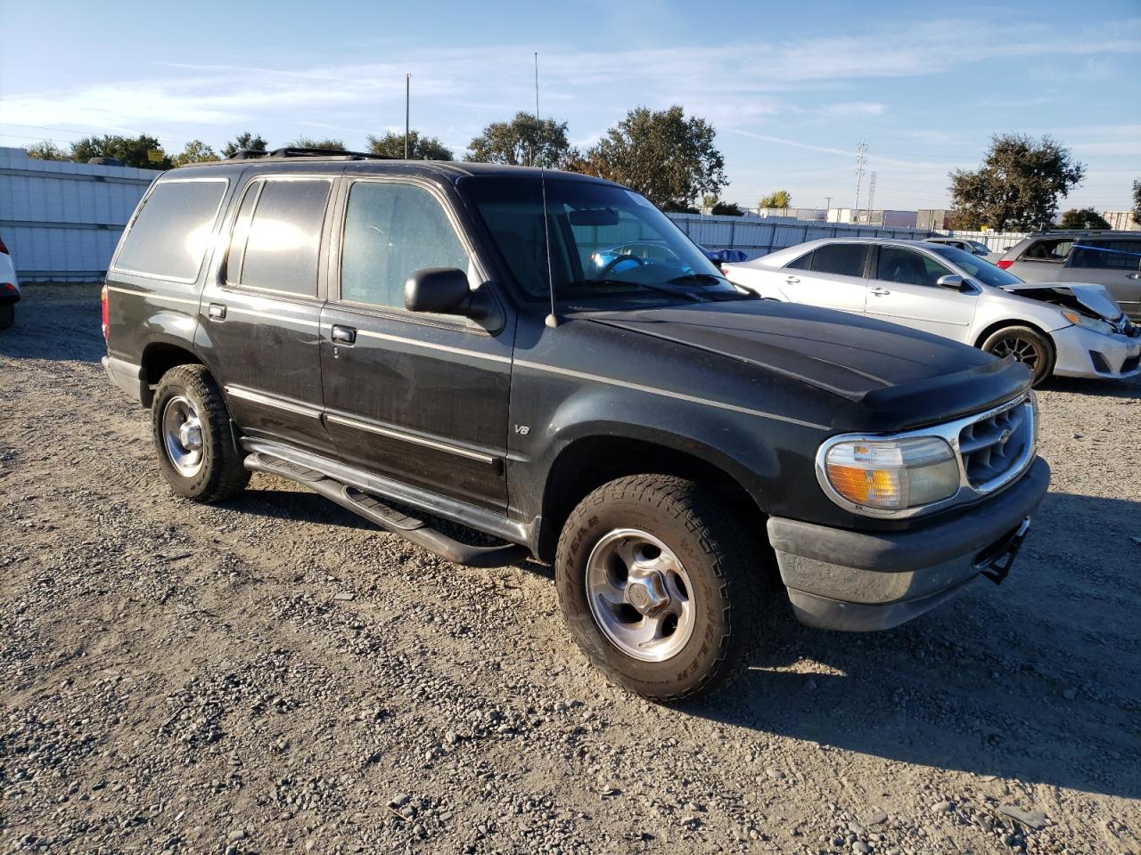 1998 Ford Explorer VIN 1FMZU35P4WZC14816 Copart auction photo, rear end damage thumbnail 4