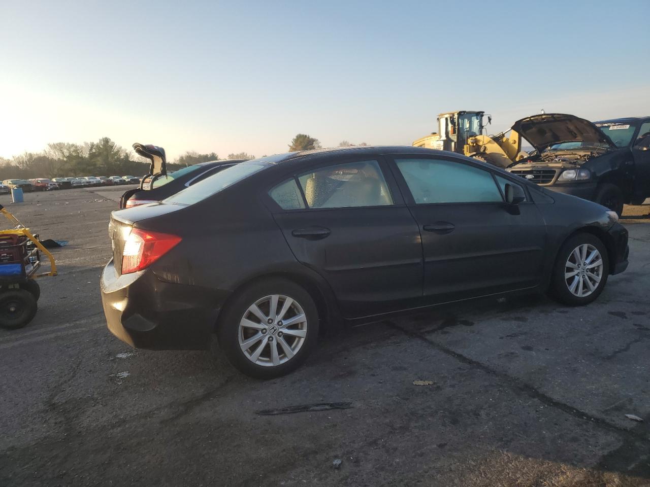 2012 Honda Civic VIN 19XFB2F89CE343303 Copart auction photo, side / front end damage thumbnail 3