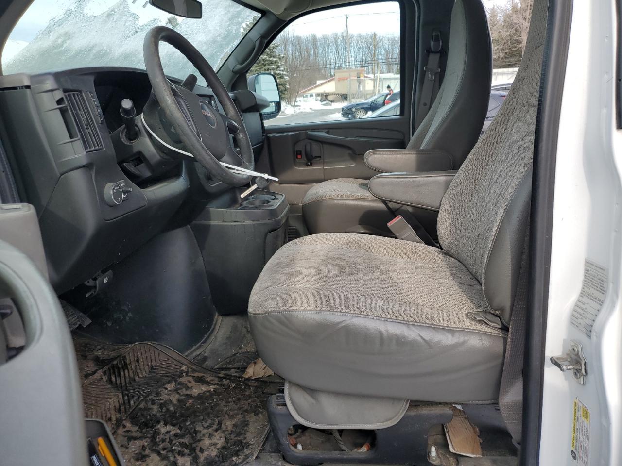2015 GMC Savana VIN 1GTW7FCF8F1907266 Copart auction photo, front end damage thumbnail 7