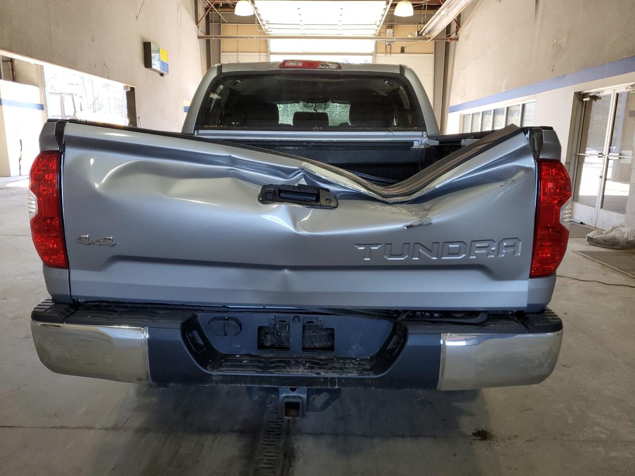 2017 Toyota Tundra VIN 5TFDY5F1XHX603838 Copart auction photo, rear end / front end damage thumbnail 6