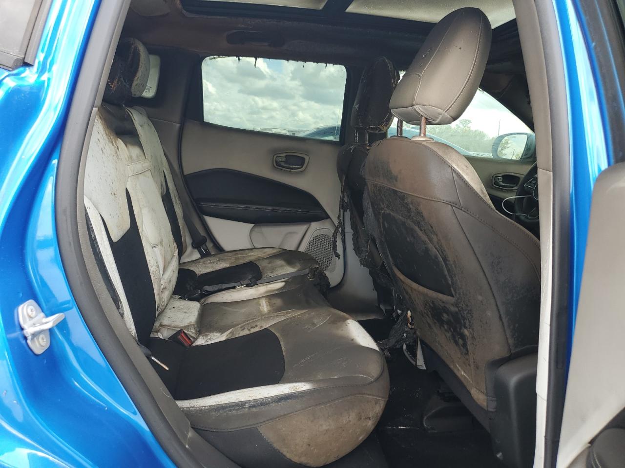 2019 Jeep Compass VIN 3C4NJCBB8KT706464 Copart auction photo, burn - interior damage thumbnail 11