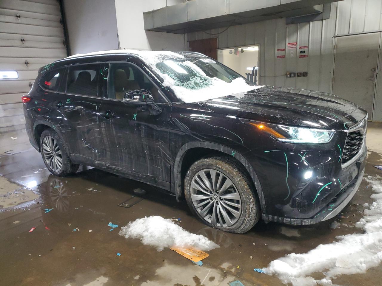 2021 Toyota Highlander VIN 5TDFZRBH6MS071911 Copart auction photo, front end / all over damage thumbnail 4