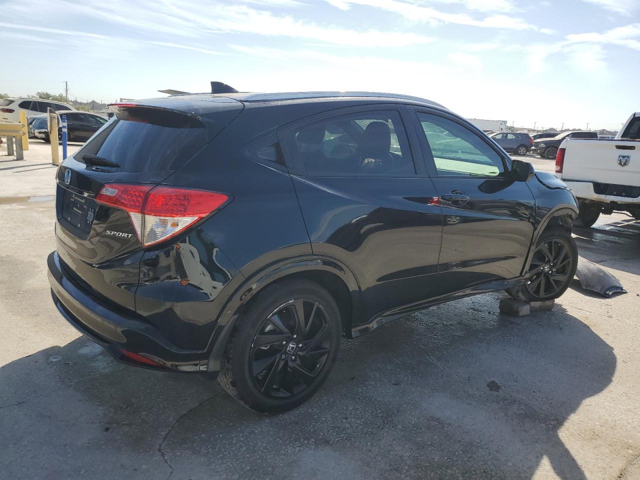 2022 Honda HR-V VIN 3CZRU5H15NM718437 Copart auction photo, side / minor dent/scratches damage thumbnail 3