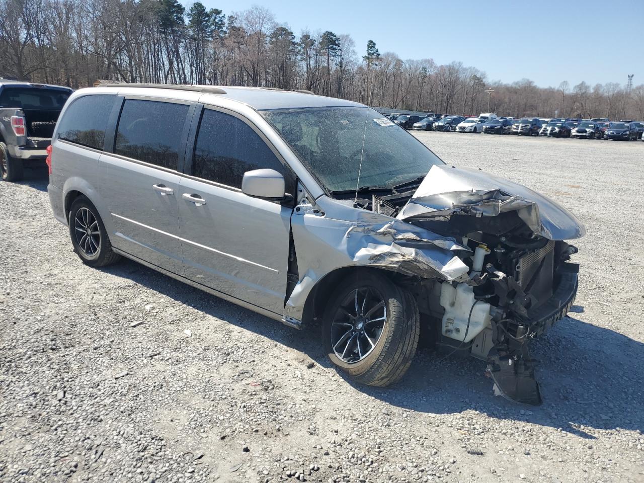 2016 Dodge Caravan VIN 2C4RDGEG4GR345526 Copart auction photo, front end damage thumbnail 4