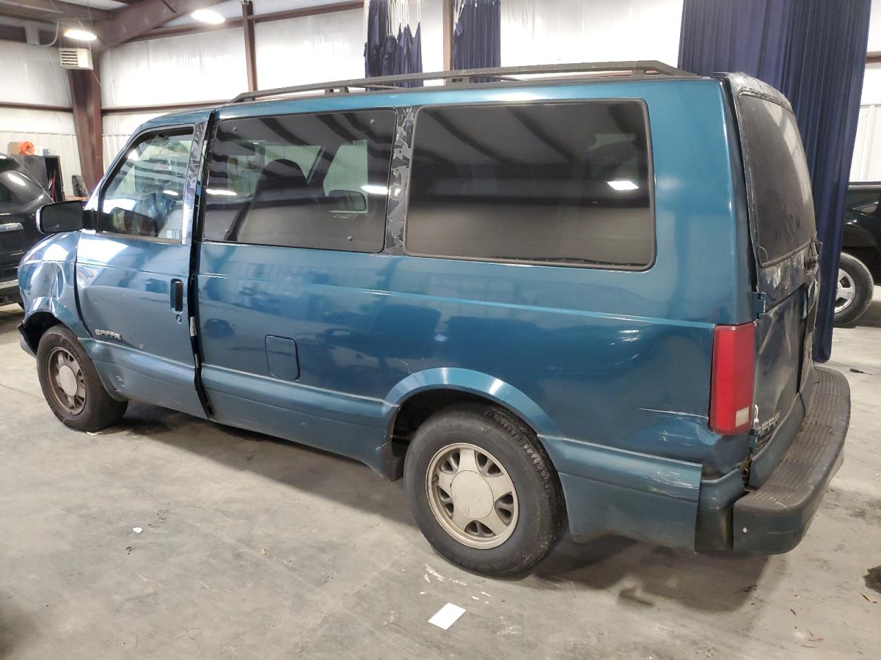 2000 GMC Safari VIN 1GKDM19W3YB542183 Copart auction photo, front end / side damage thumbnail 2