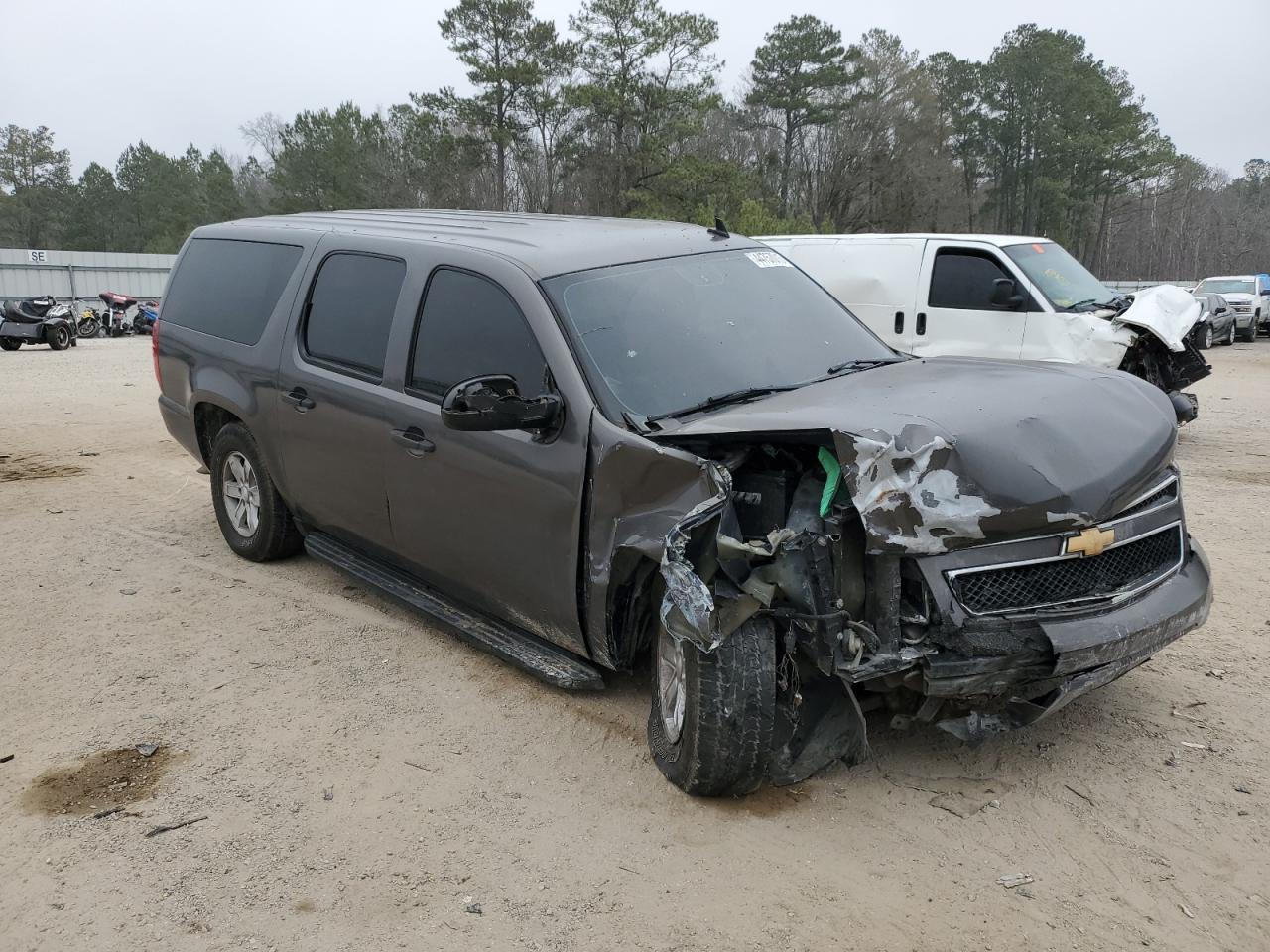 2007 Chevrolet Suburban VIN 1GNFC16087J233778 Copart auction photo, front end damage thumbnail 4