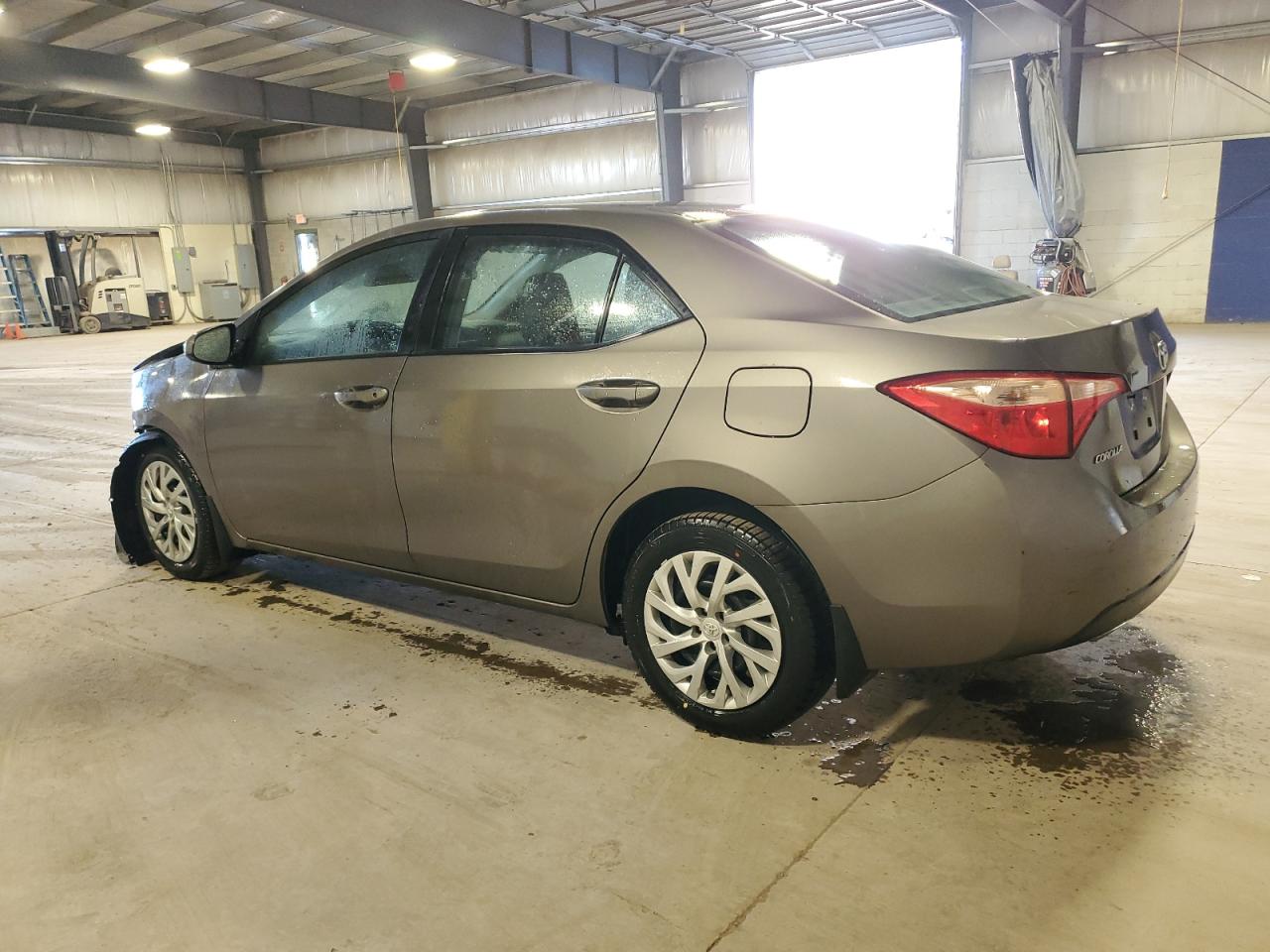 2018 Toyota Corolla VIN 2T1BURHE2JC059916 Copart auction photo, front end / side damage thumbnail 2