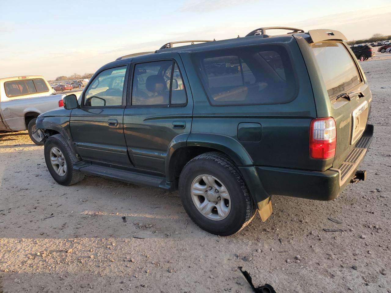 2002 Toyota 4Runner VIN JT3GN87R220231427 Copart auction photo, front end / minor dent/scratches damage thumbnail 2