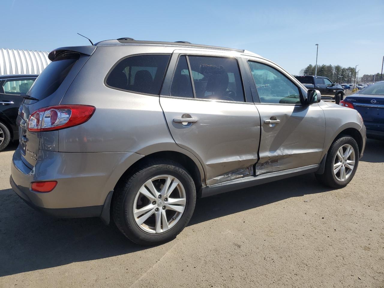 2011 Hyundai Santa Fe VIN 5XYZHDAG9BG004743 Copart auction photo, side / minor dent/scratches damage thumbnail 3
