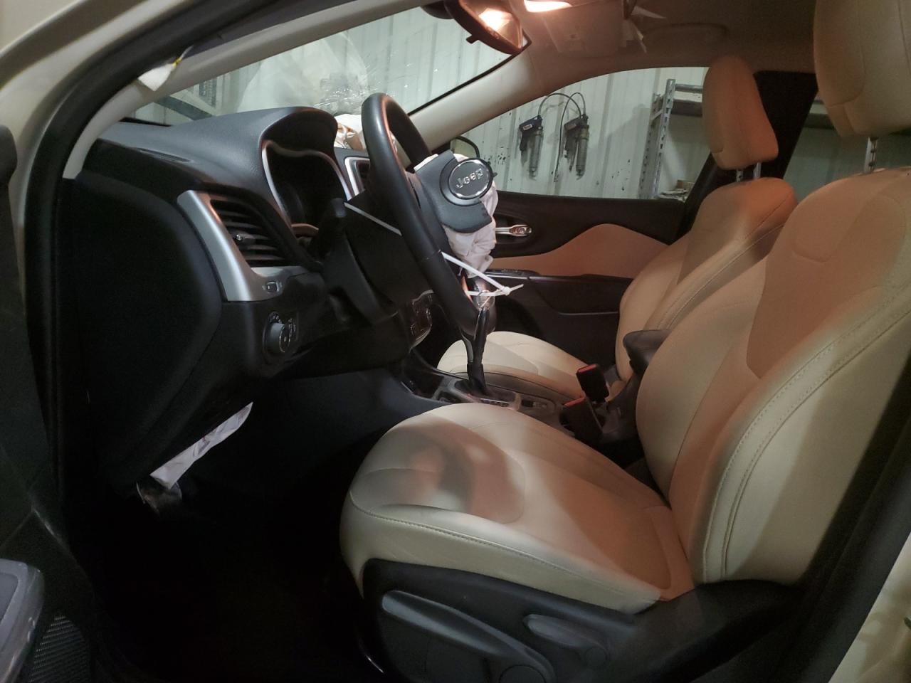 2015 Jeep Grand Cherokee VIN 1C4PJLCS6FW707488 Copart auction photo, front end / minor dent/scratches damage thumbnail 7