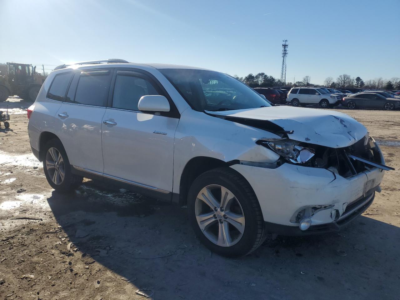 2013 Toyota Highlander VIN 5TDDK3EH5DS221124 Copart auction photo, front end / minor dent/scratches damage thumbnail 4