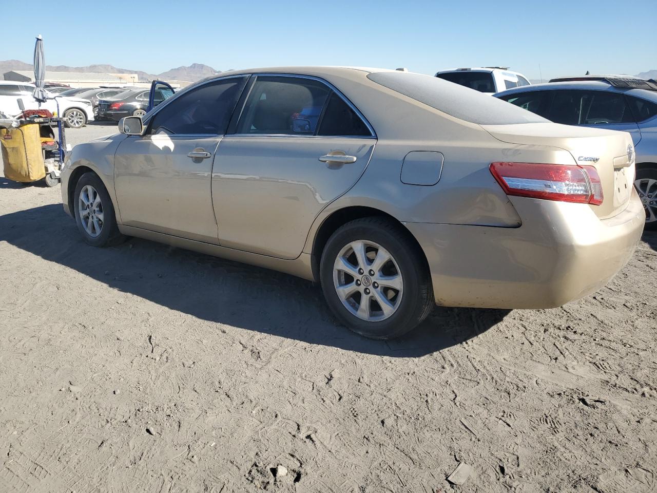 2011 Toyota Camry VIN 4T1BF3EK5BU698194 Copart auction photo, front end damage thumbnail 2