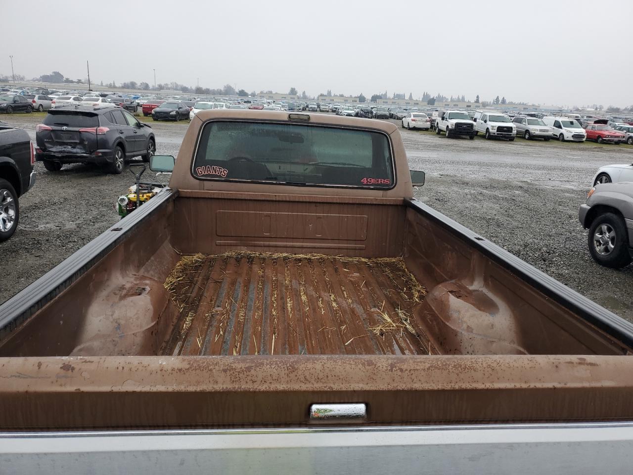 1988 Ford F250 VIN 1FTHF25G9JPB26935 Copart auction photo, front end / rear end damage thumbnail 10