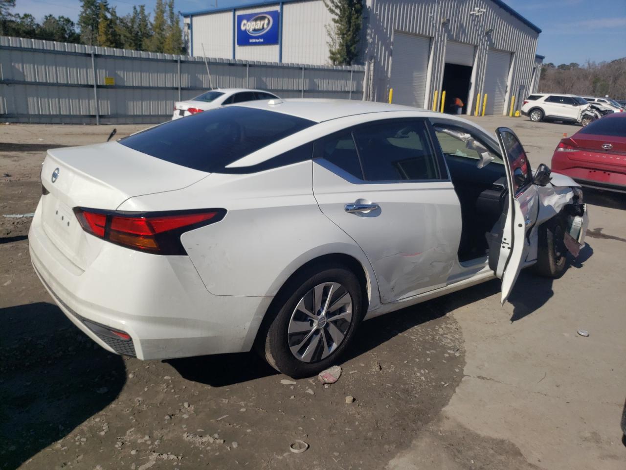 2020 Nissan Altima VIN 1N4BL4BV0LC154975 Copart auction photo, side / front end damage thumbnail 3