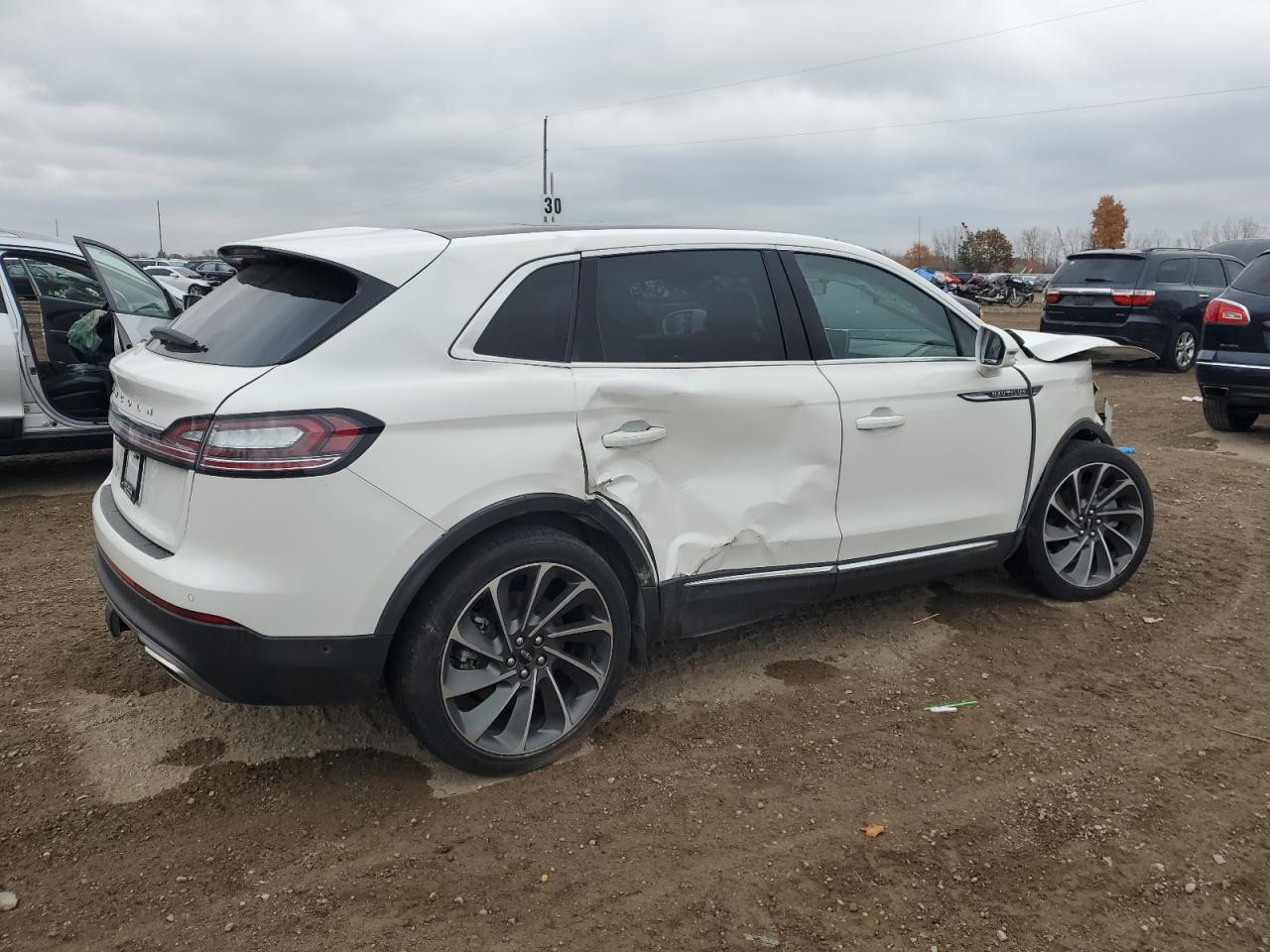 2022 Lincoln Nautilus VIN 2LMPJ8KP8NBL08544 Copart auction photo, front end / side damage thumbnail 3