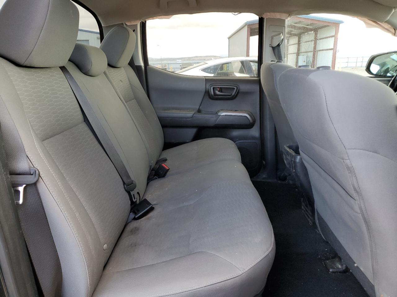 2018 Toyota Tacoma VIN 3TMCZ5AN9JM178935 Copart auction photo, side / minor dent/scratches damage thumbnail 10