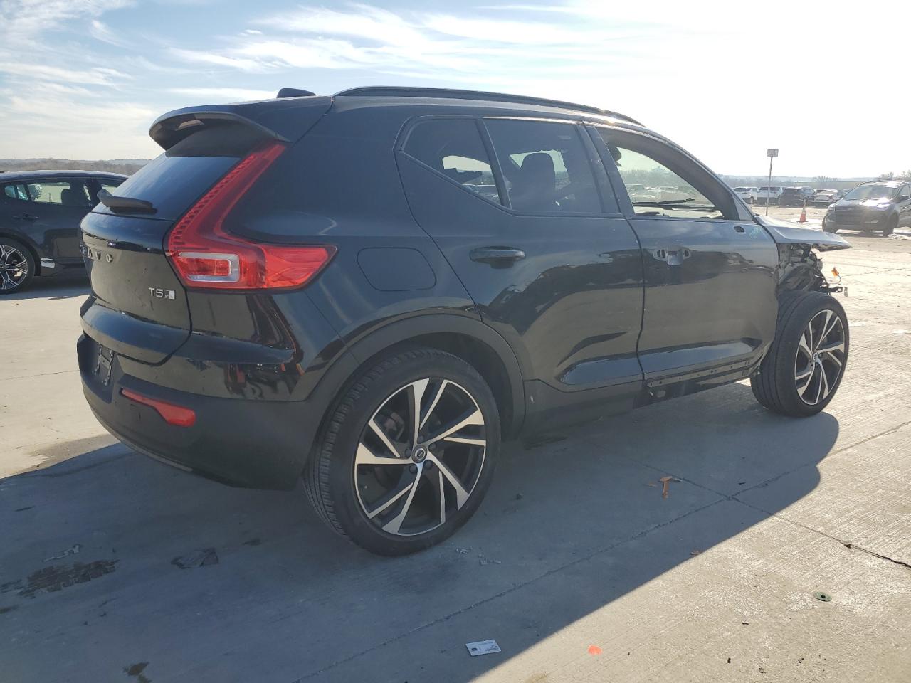 2021 Volvo XC40 VIN YV4162UM4M2563314 Copart auction photo, front end damage thumbnail 3