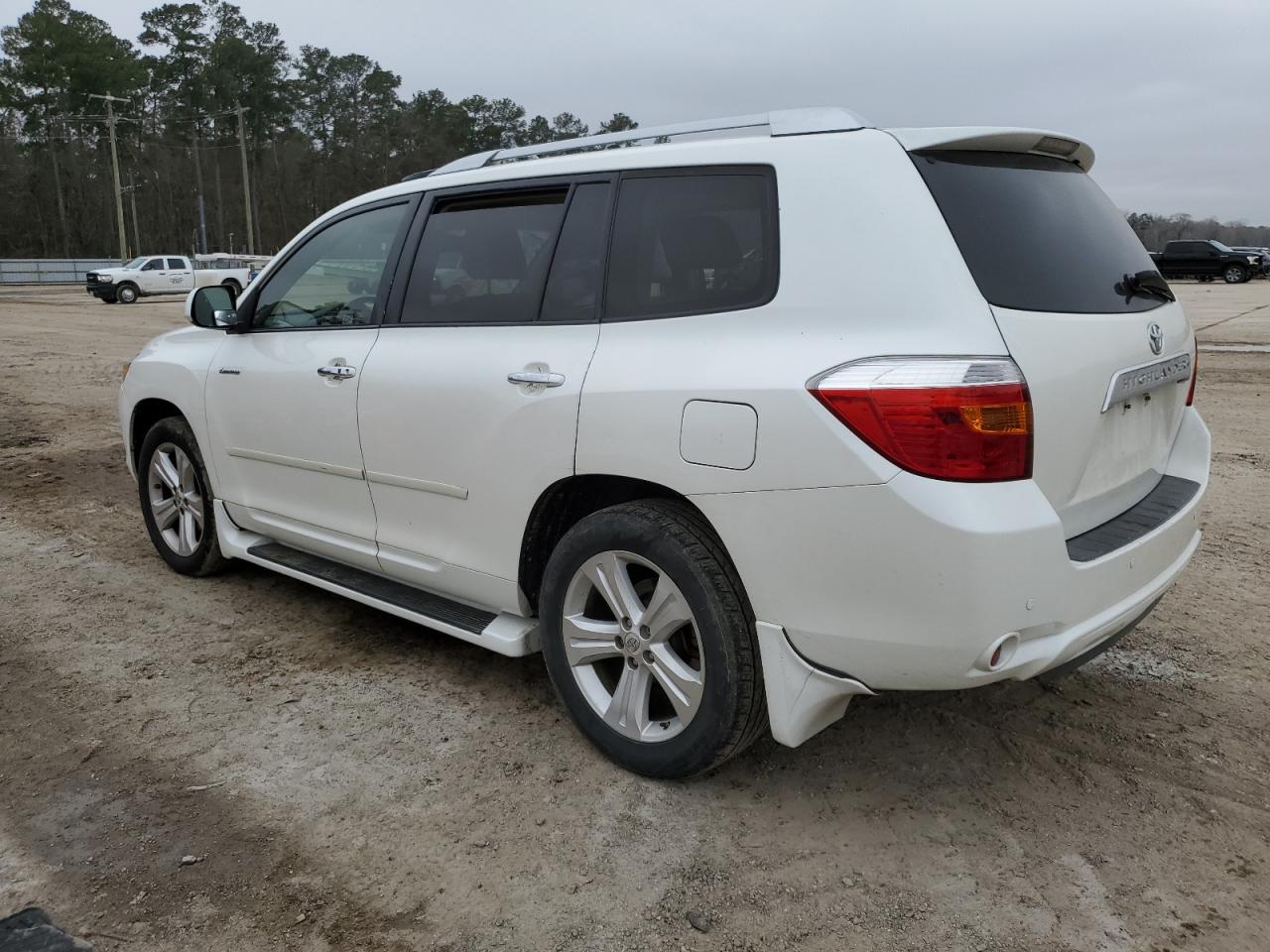 2010 Toyota Highlander VIN 5TDYK3EH6AS013900 Copart auction photo, vandalism damage thumbnail 2