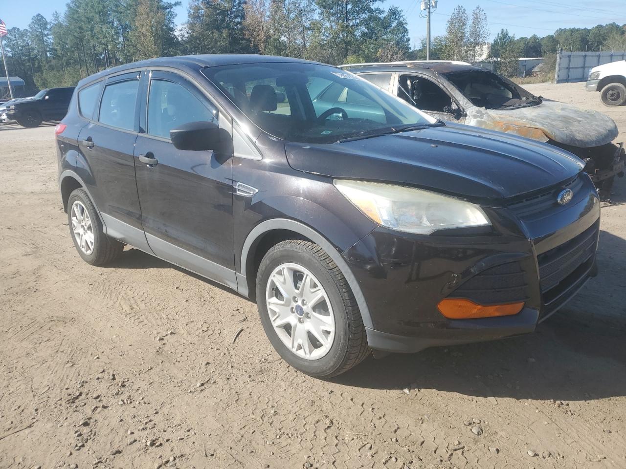 2013 Ford Escape VIN 1FMCU0F78DUC67337 Copart auction photo, front end / side damage thumbnail 4