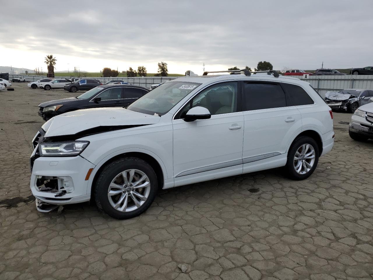 2017 Audi Q7 VIN WA1AHAF77HD038265