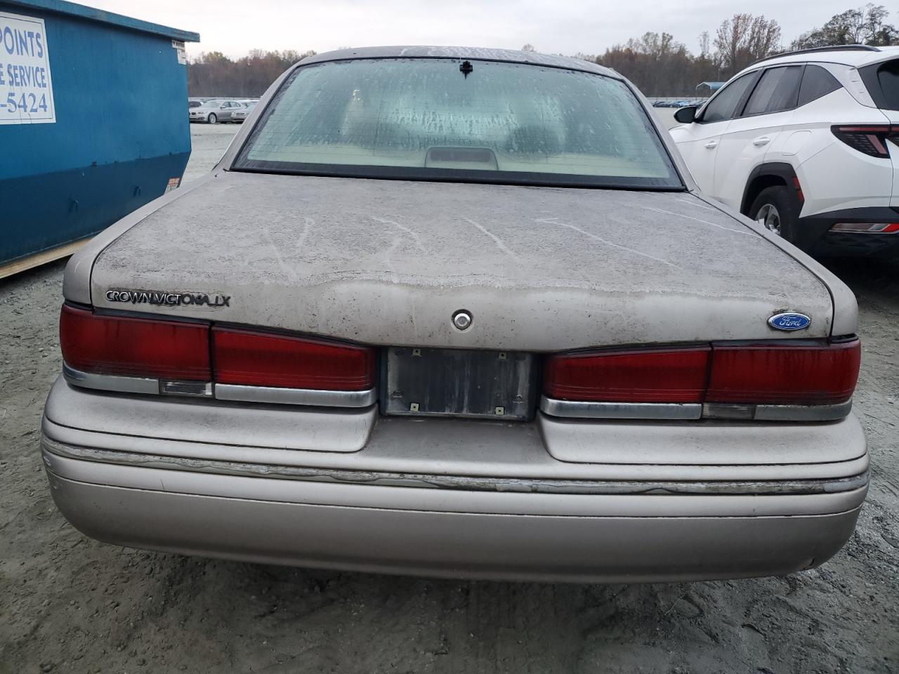1995 Ford Crown Victoria VIN 2FALP74W2SX109926 Copart auction photo, front end / side damage thumbnail 6