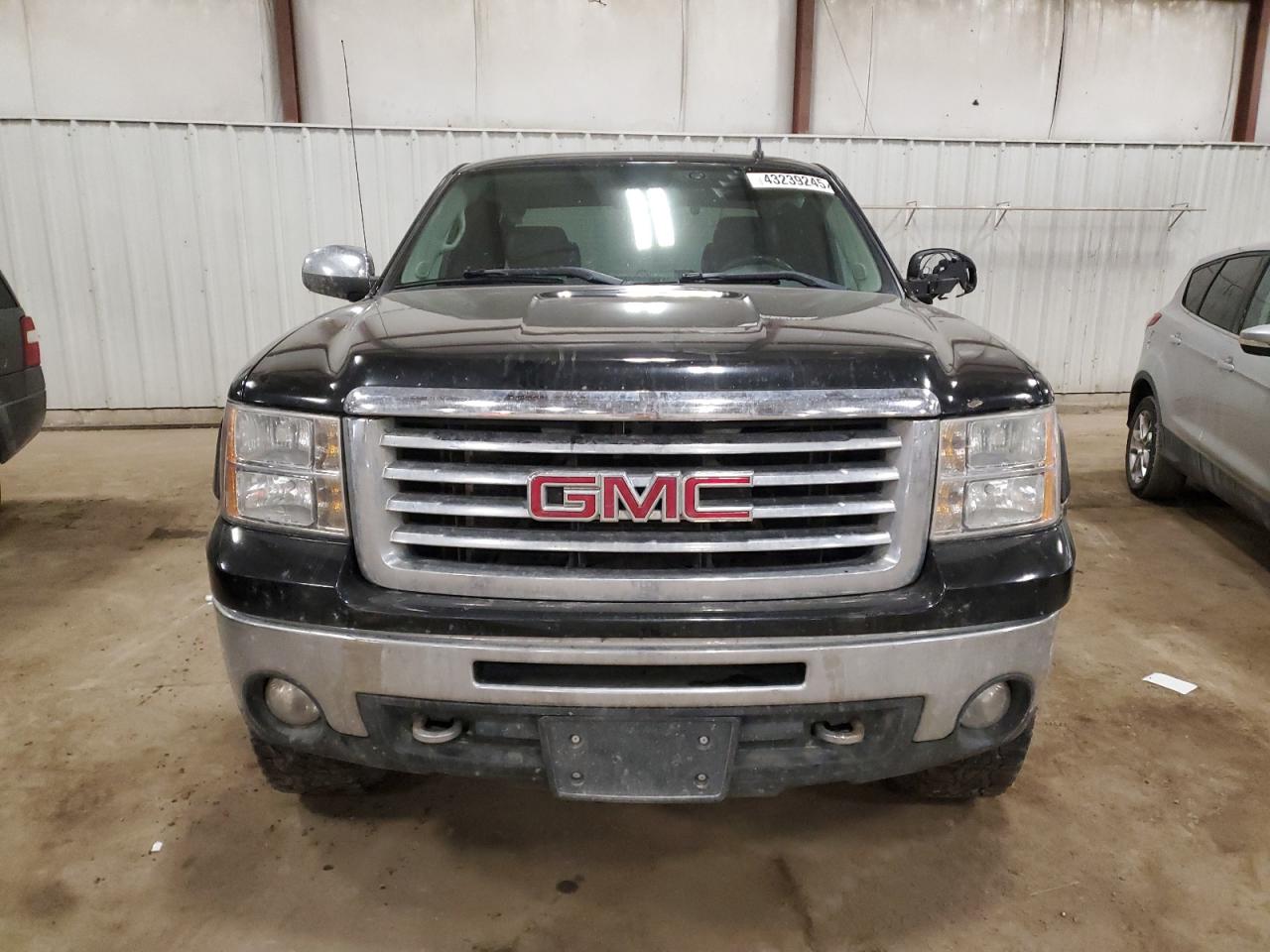 2011 GMC Sierra VIN 1GTR2WE30BZ271162 Copart auction photo, side damage thumbnail 5