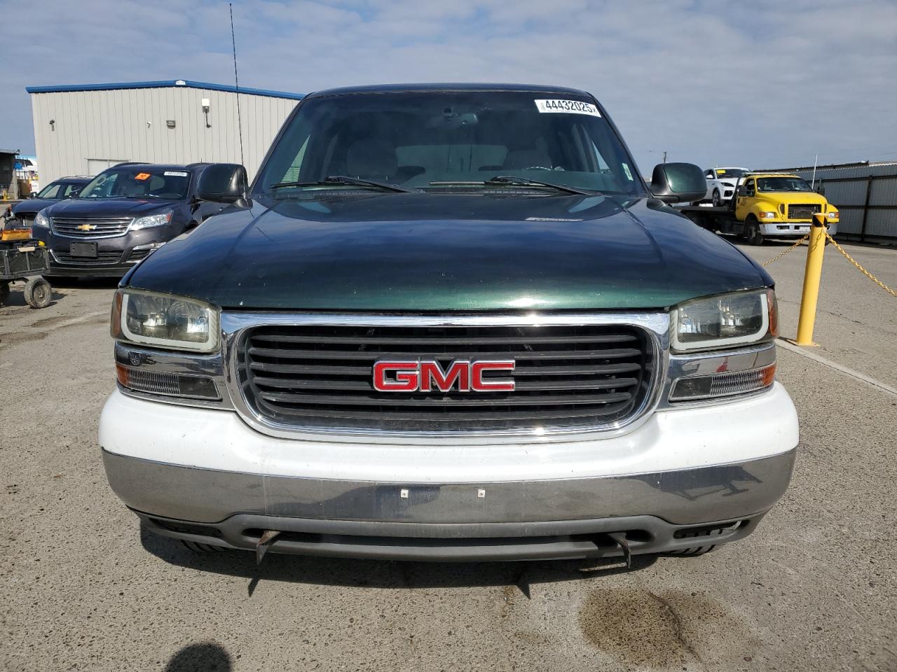 2001 GMC Yukon VIN 3GKEC16TX1G169562 Copart auction photo, vandalism damage thumbnail 5