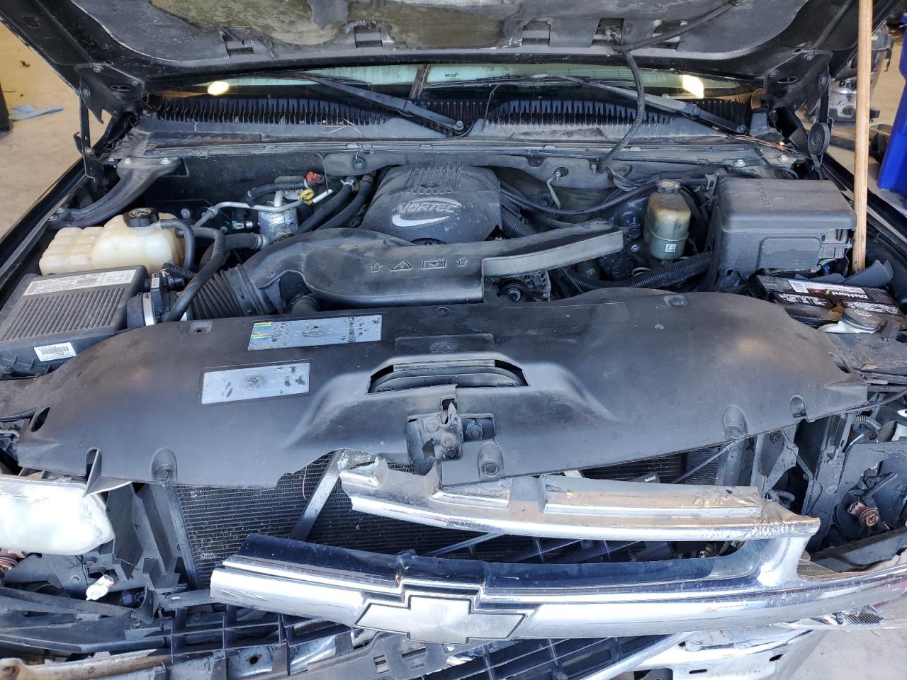 2002 Chevrolet Suburban VIN 3GNEC16Z32G187474 Copart auction photo, front end damage thumbnail 12