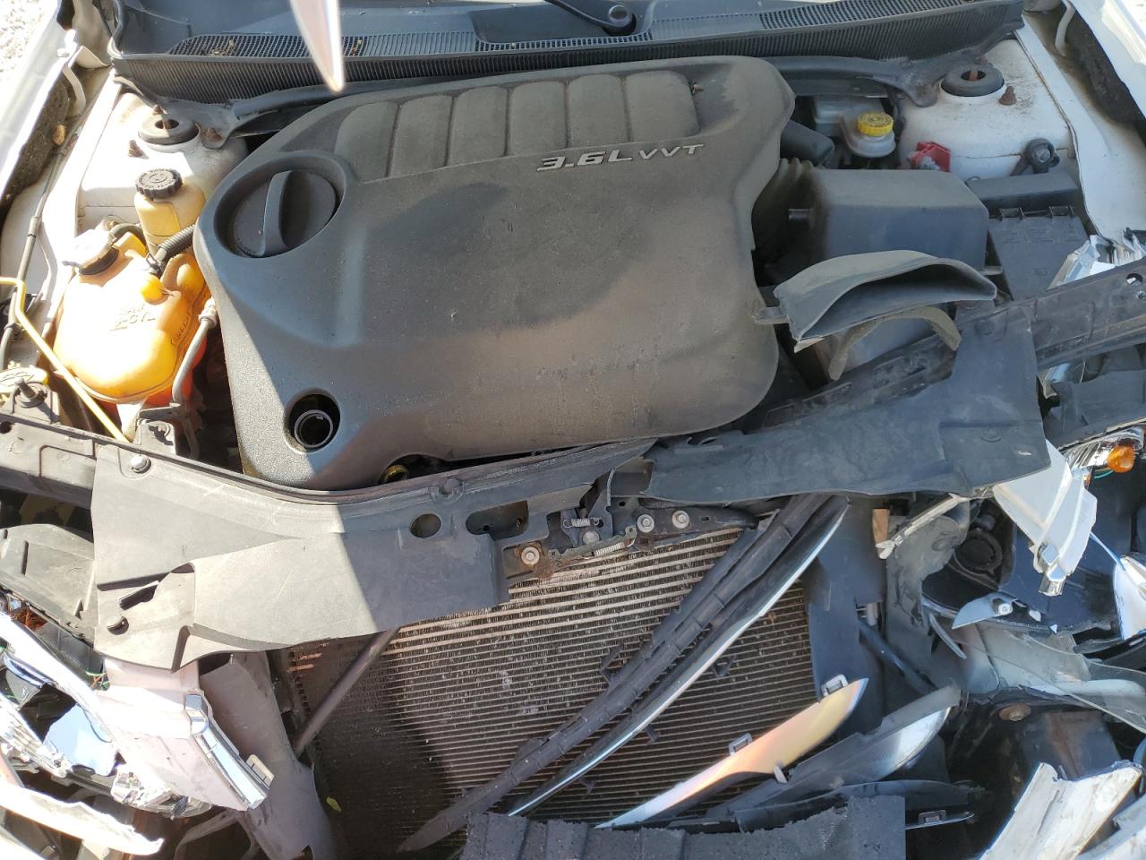 2013 Chrysler 200 VIN 1C3CCBCG6DN634757 Copart auction photo, front end / side damage thumbnail 12
