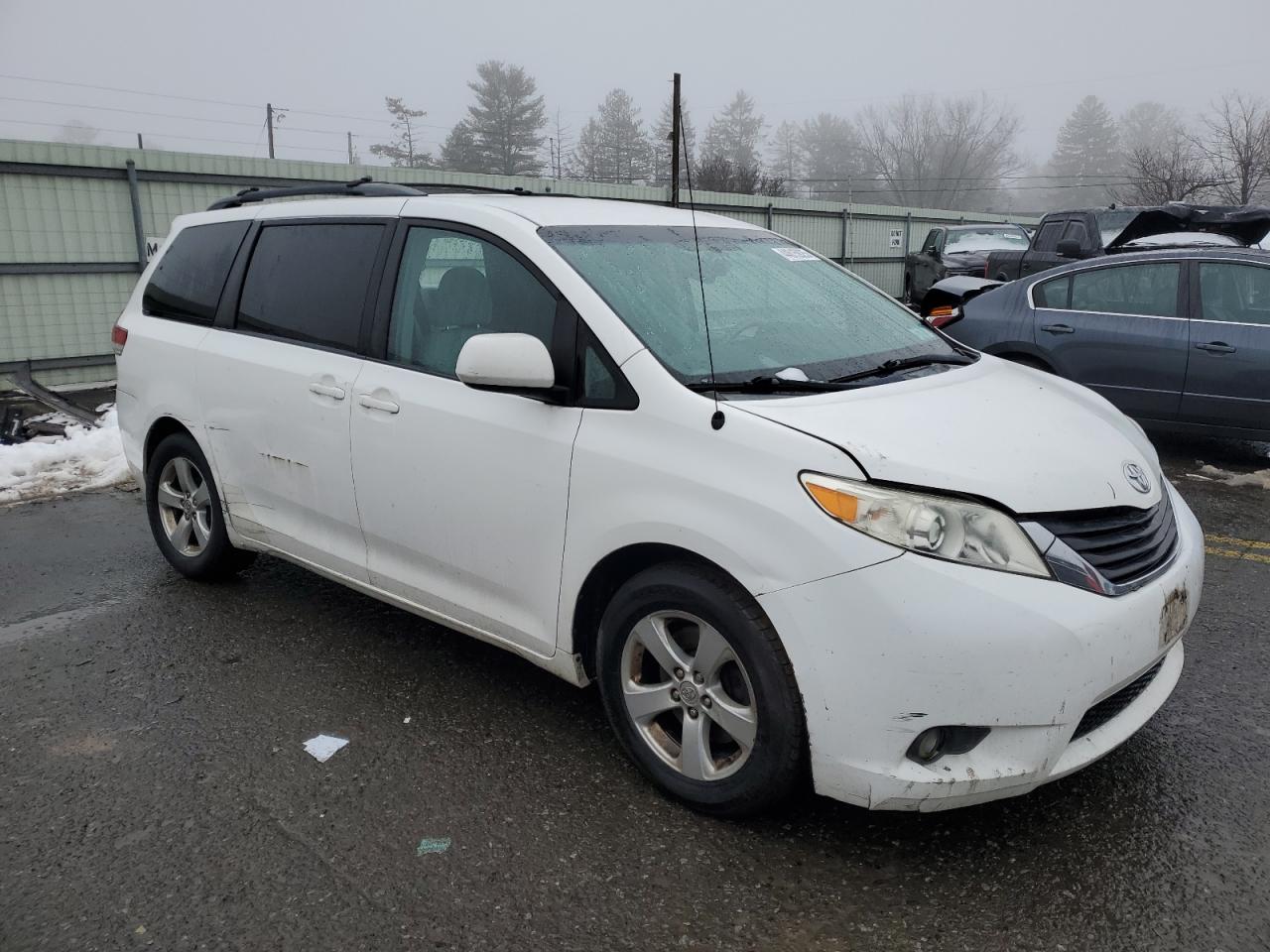 2011 Toyota Sienna VIN 5TDKK3DC8BS020117 Copart auction photo, rear end / side damage thumbnail 4