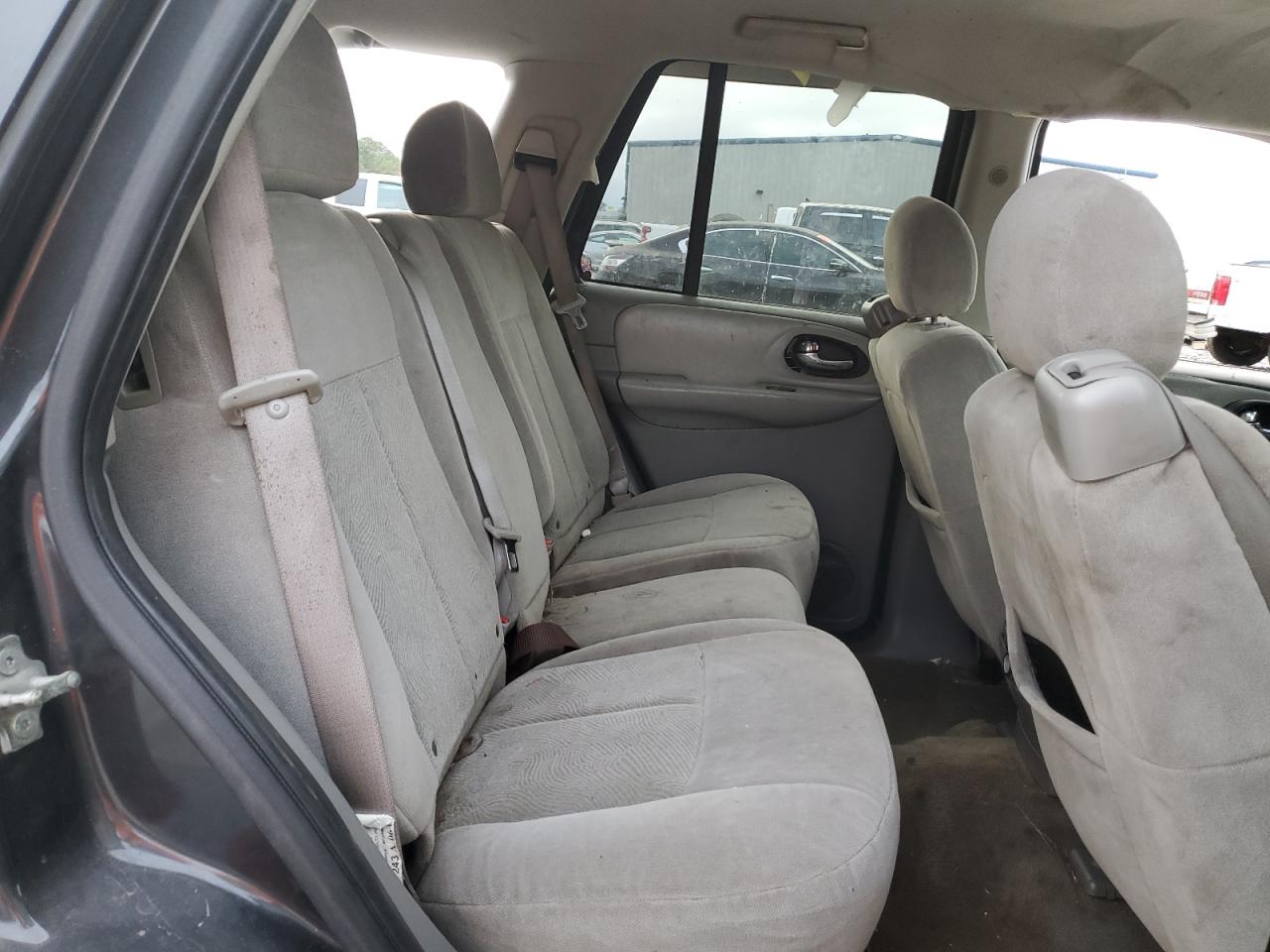 2007 Chevrolet TrailBlazer VIN 1GNDS13S172147058 Copart auction photo, all over damage thumbnail 11