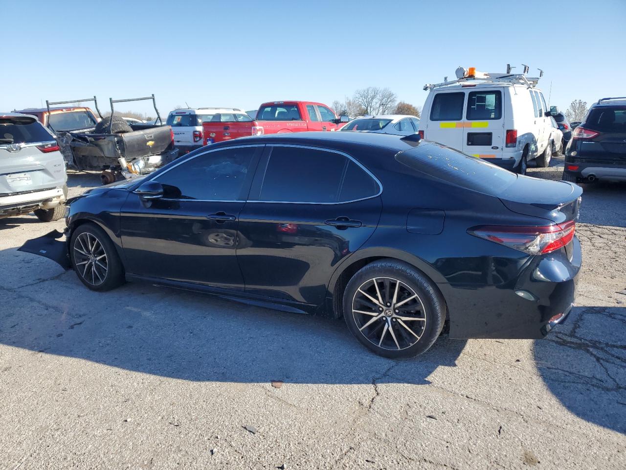 2021 Toyota Camry VIN 4T1G11BK3MU033360 Copart auction photo, front end / minor dent/scratches damage thumbnail 2