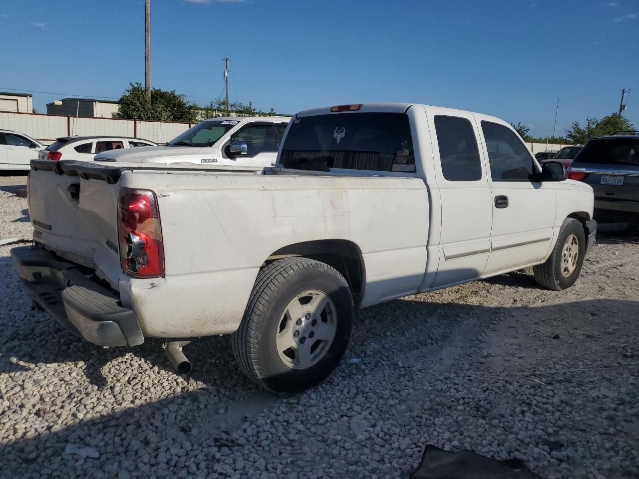 2003 Chevrolet Silverado VIN 2GCEC19V531148171 Copart auction photo, rear end / minor dent/scratches damage thumbnail 3