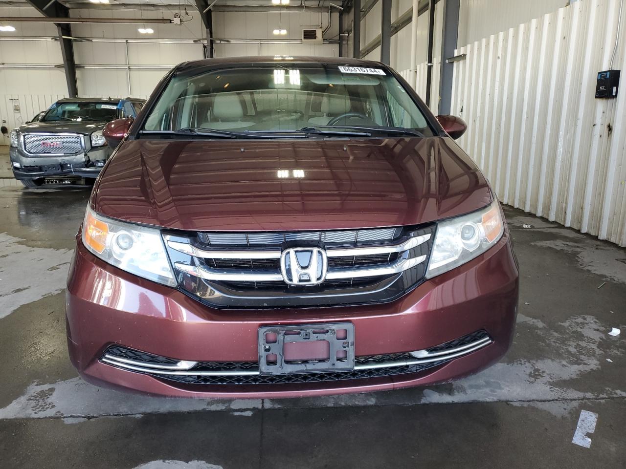 2017 Honda Odyssey VIN 5FNRL5H48HB009481 Copart auction photo, side / front end damage thumbnail 5