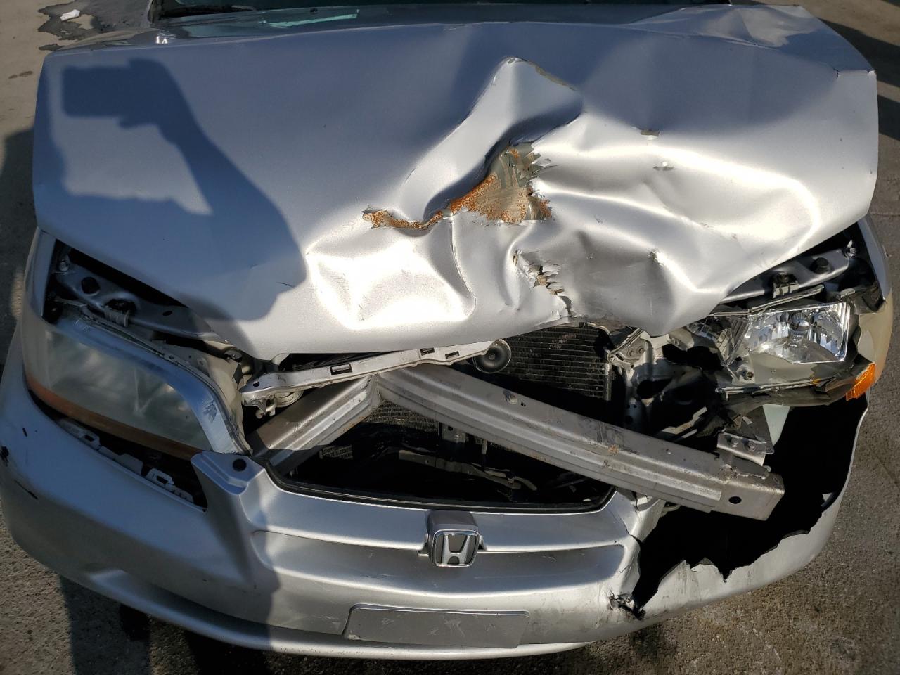2000 Honda Accord VIN 1HGCG5648YA135203 Copart auction photo, front end / side damage thumbnail 11
