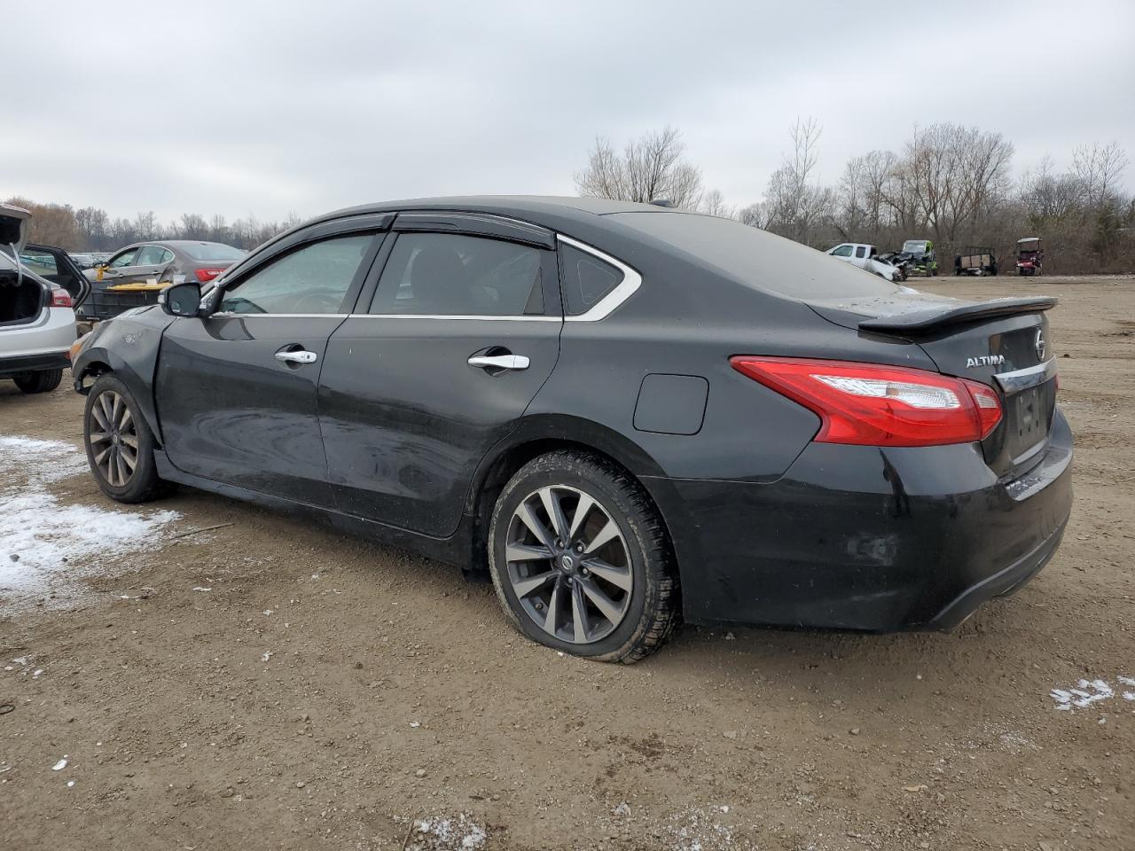 2017 Nissan Altima VIN 1N4AL3AP7HC185074 Copart auction photo, front end / minor dent/scratches damage thumbnail 2
