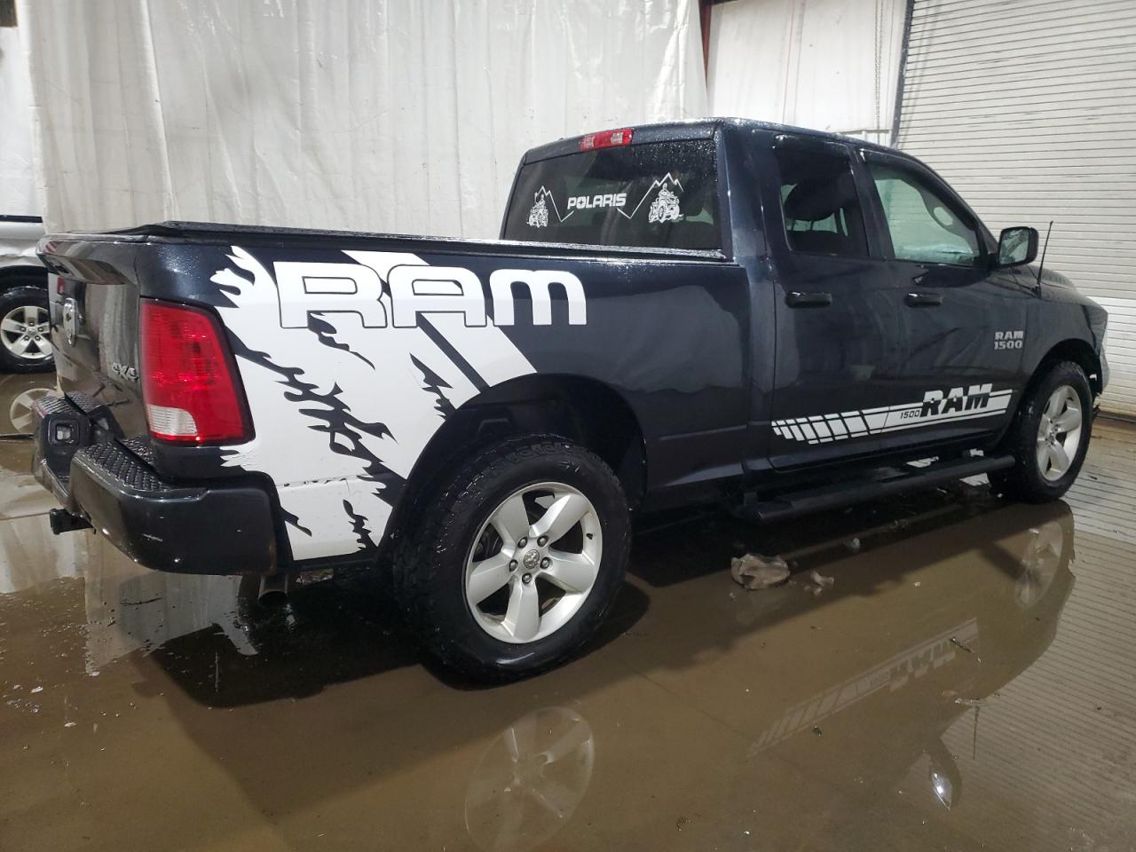 2016 RAM 1500 VIN 1C6RR7FG6GS140988 Copart auction photo, front end / side damage thumbnail 3